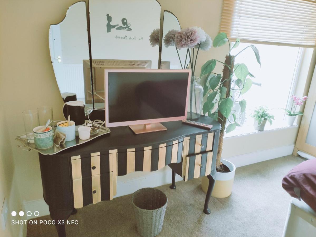Magnolia House Guest Accommodation Falmouth Bagian luar foto
